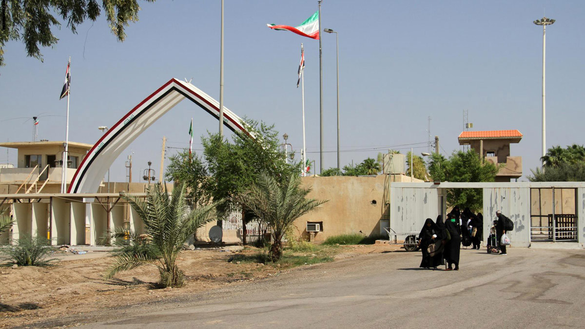 العراق يحظر دخول الإيرانيين 3 أيام بسبب "كورونا".. وأفغانستان تتخذ "إجراءات مشددة"