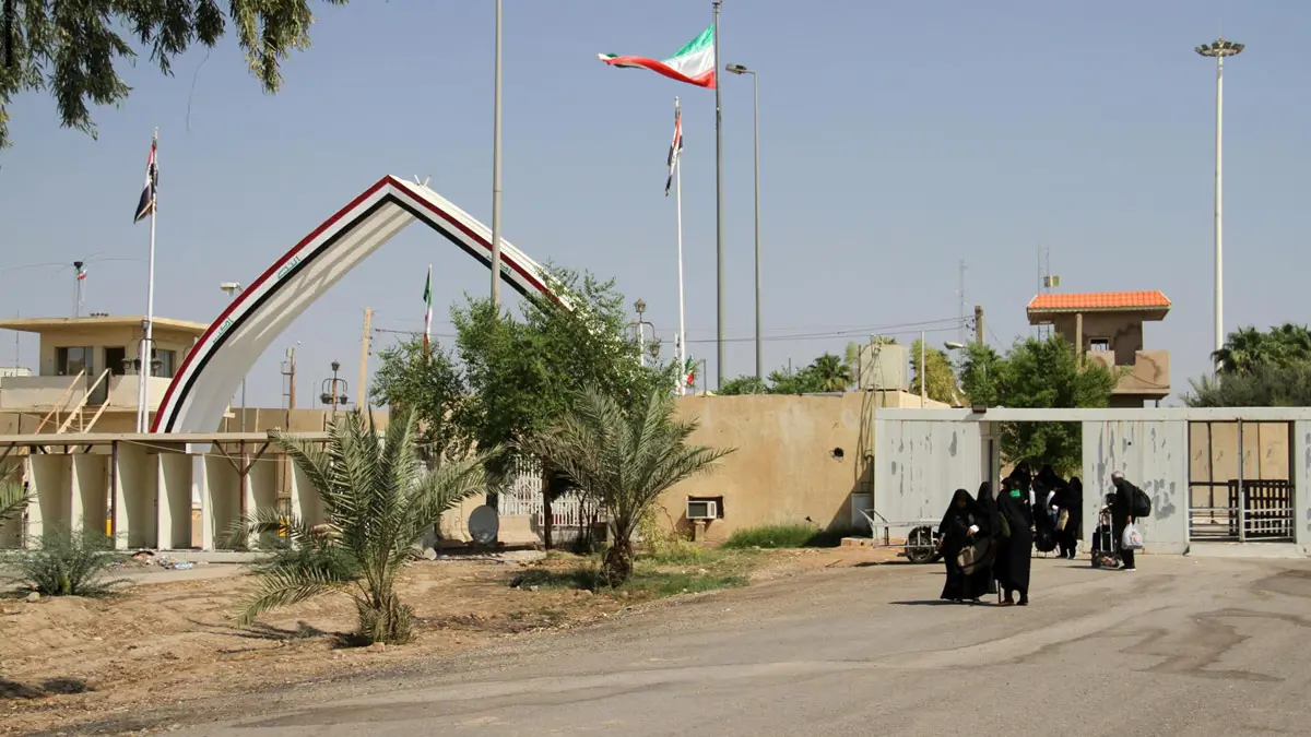 العراق يحظر دخول الإيرانيين 3 أيام بسبب "كورونا".. وأفغانستان تتخذ "إجراءات مشددة"