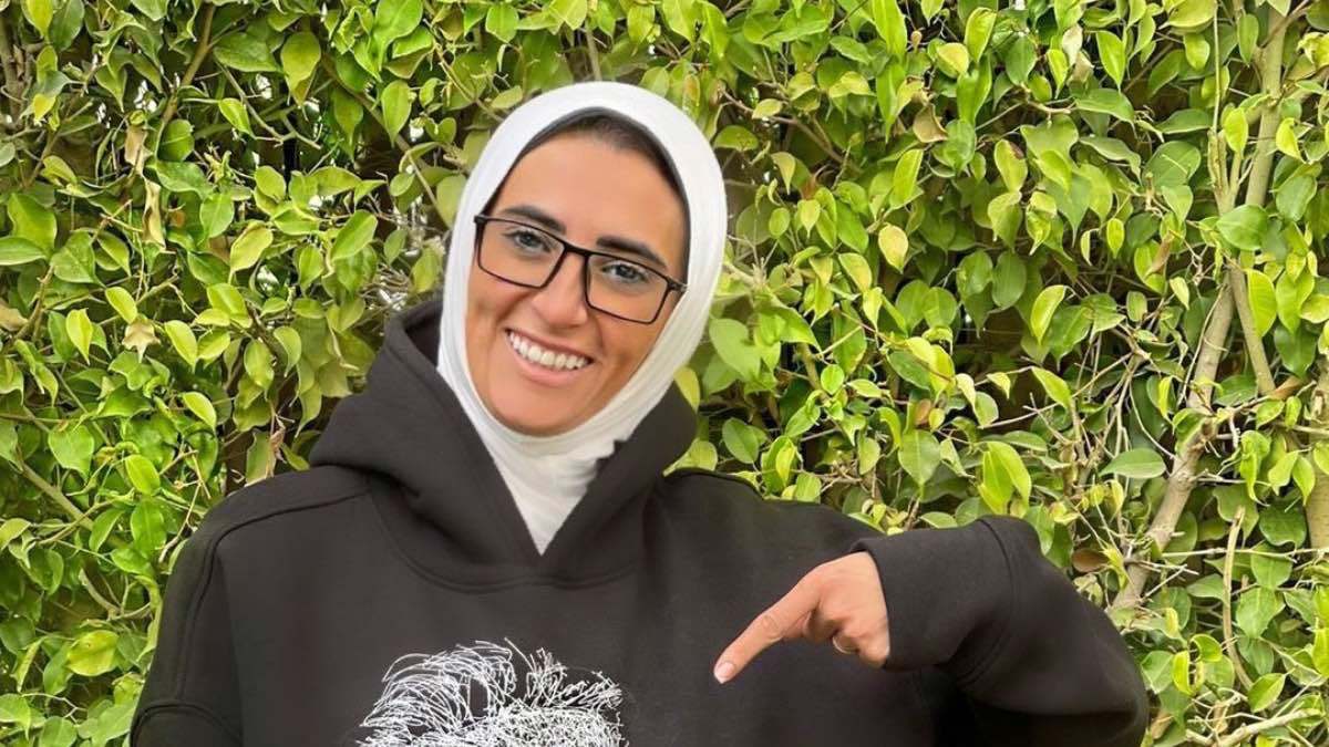 "بتدور على الترند".. مخرجة "ريستارت" تهاجم طارق الشناوي