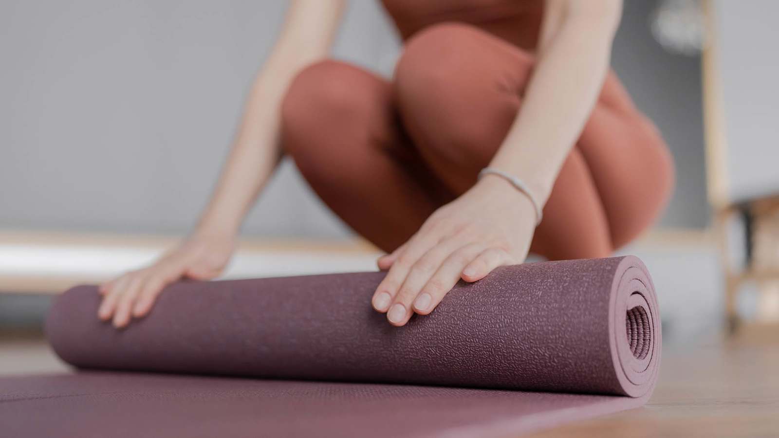 صباحا أم مساء.. ما التوقيت الأنسب لممارسة اليوغا؟