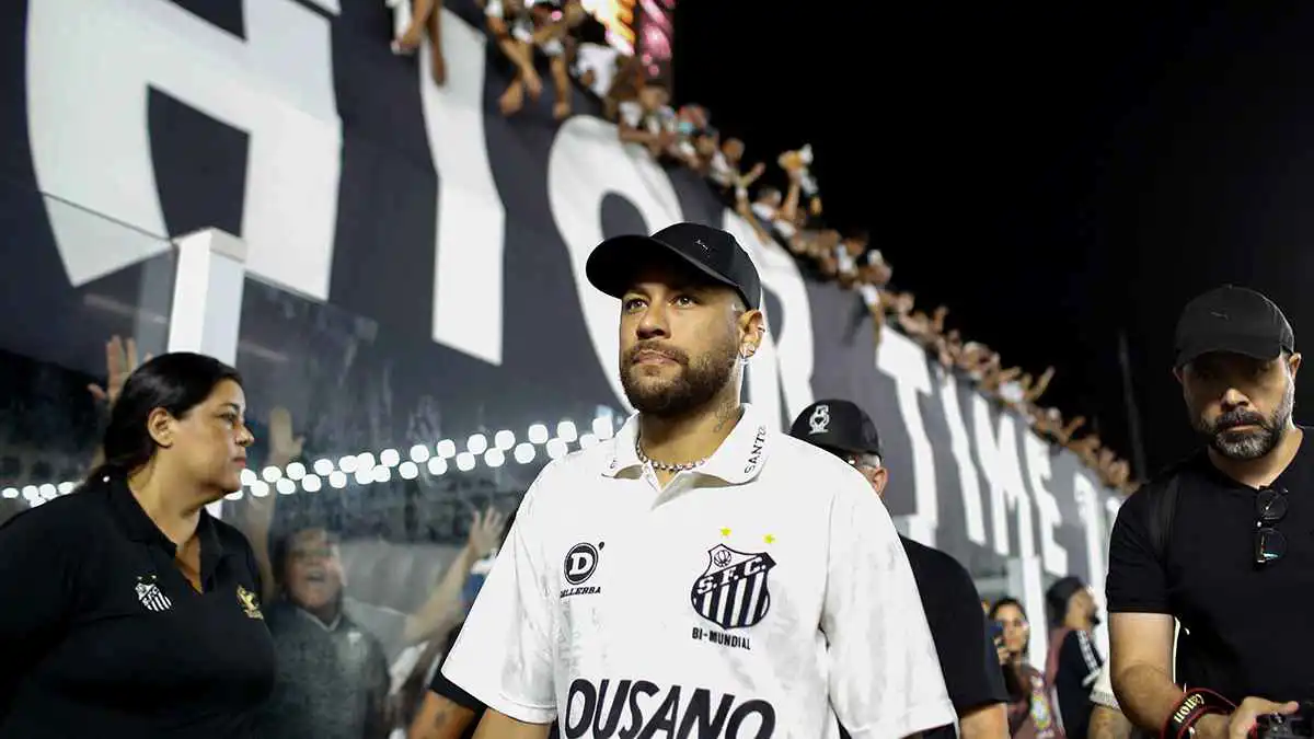 نيمار يفجر مفاجأة حول اعتزاله: "لا أعرف ما سيحدث"