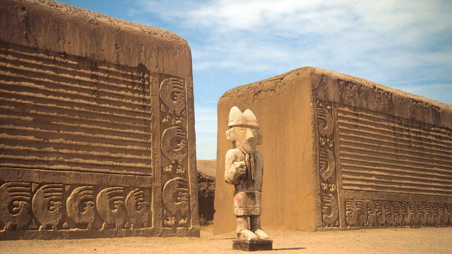 البيرو.. جدل بعد تخريب موقع أثري شهير برسوم "بذيئة"