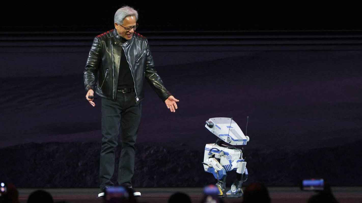 يتكلّم ويُمازح مبتكره.. "بلو" روبوت يُبهر العالم (فيديو)