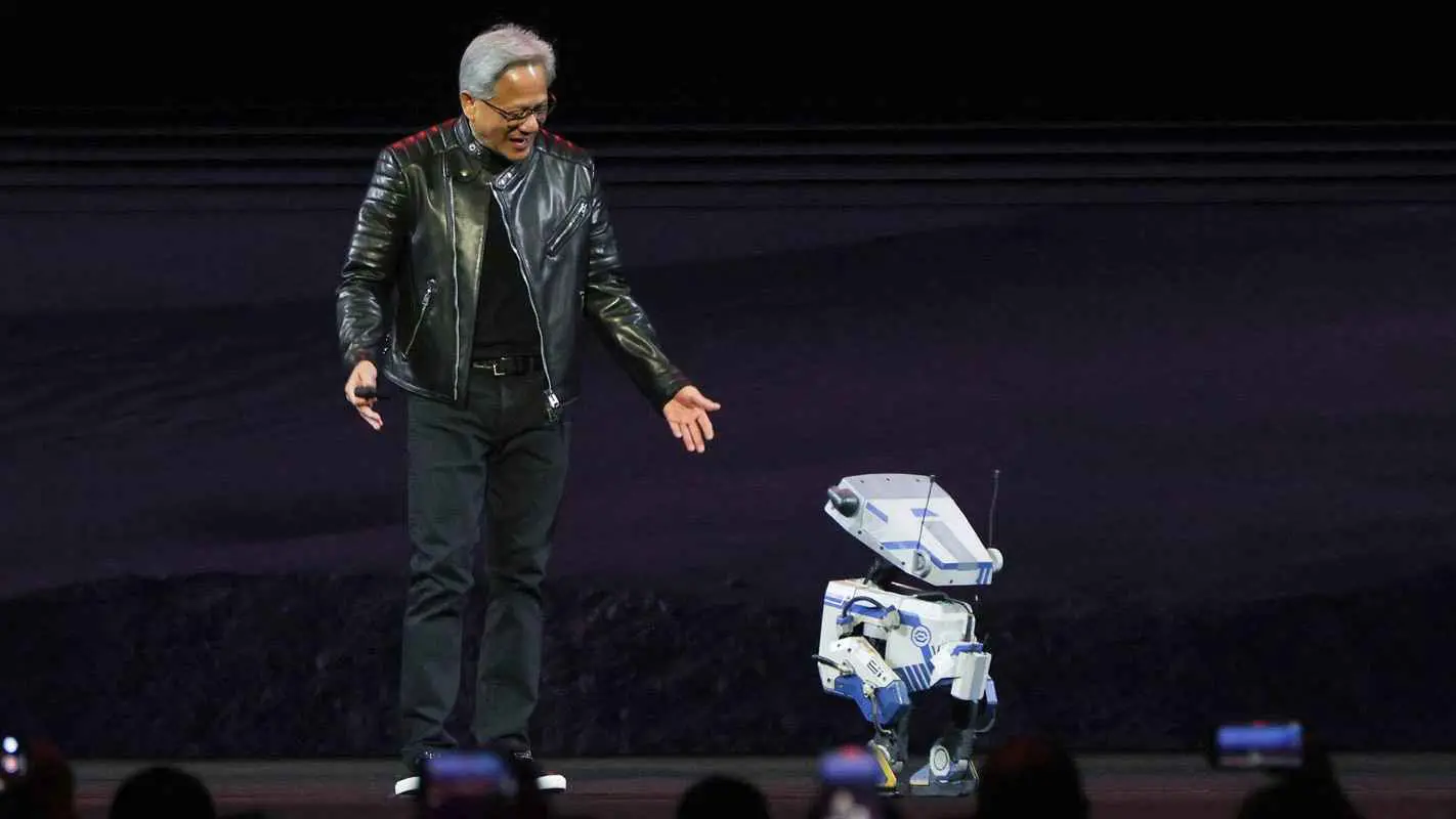 يتكلّم ويُمازح مبتكره.. "بلو" روبوت يُبهر العالم (فيديو)