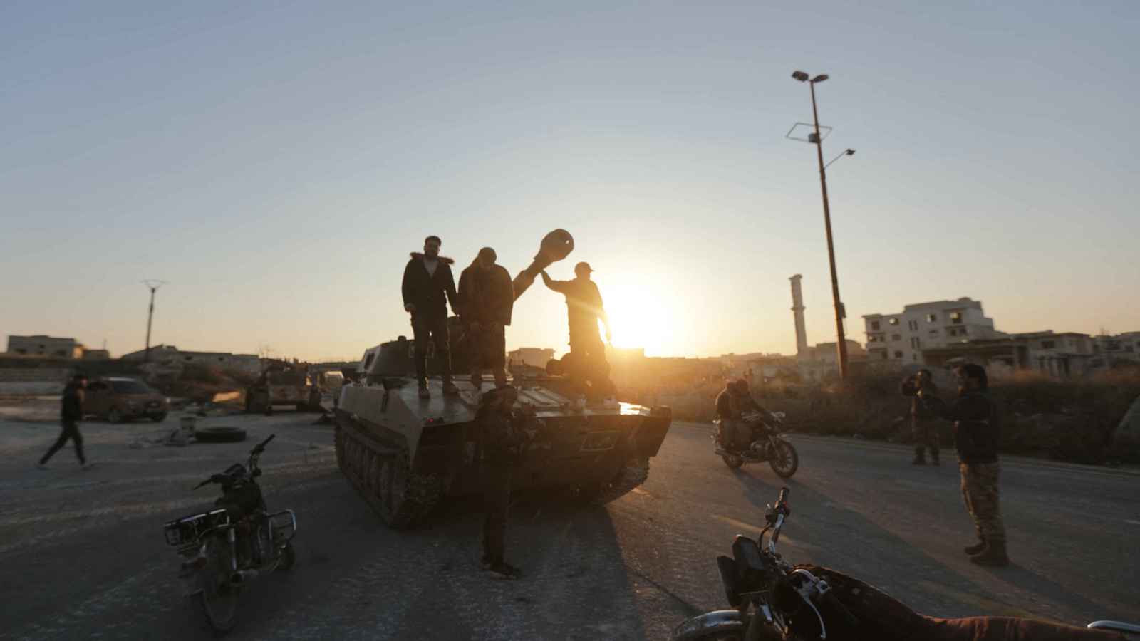 نفذته جهة مجهولة.. كمين يوقع 18 مسلحا في إدلب السورية