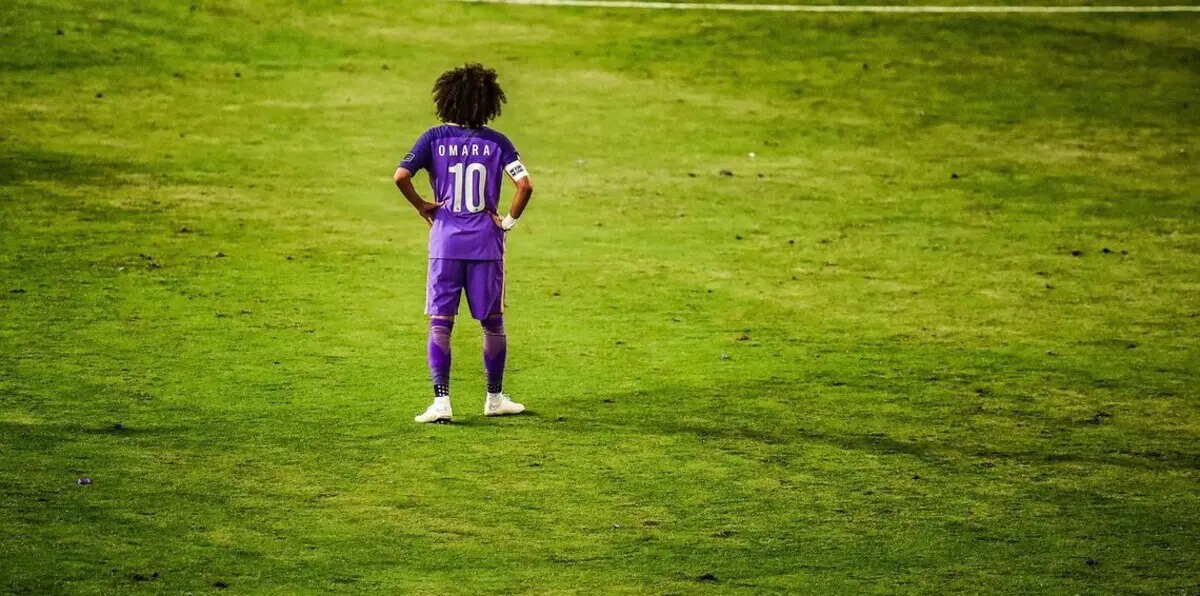 عموري يقود العين أمام المالكية بعد تعليق عقوبة إيقافه