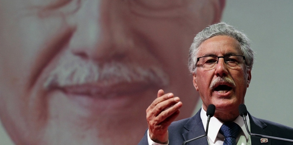 تونس.. حرق مقر حزب سياسي وتحذيرات من اغتيال قادة في المعارضة