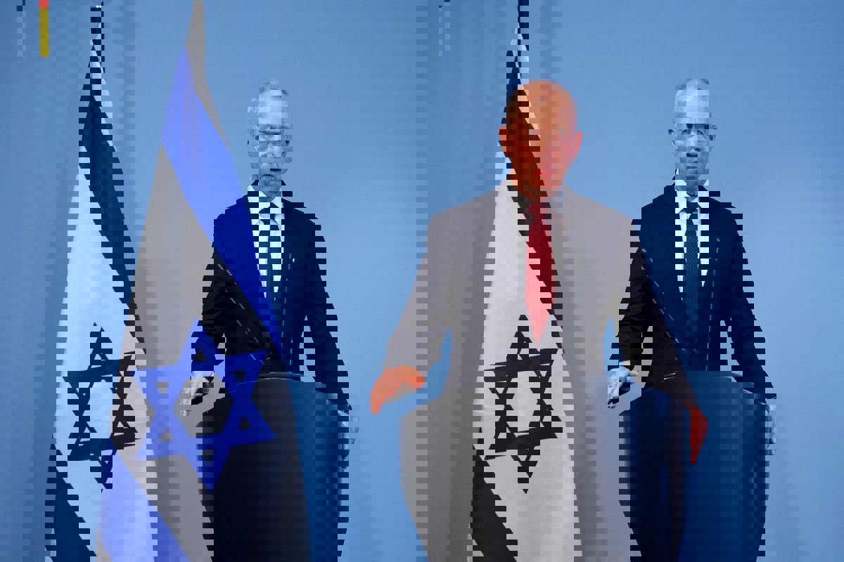 "الوقت ينفد".. غالانت يحذر من اقتراب إيران من تصنيع القنبلة النووية