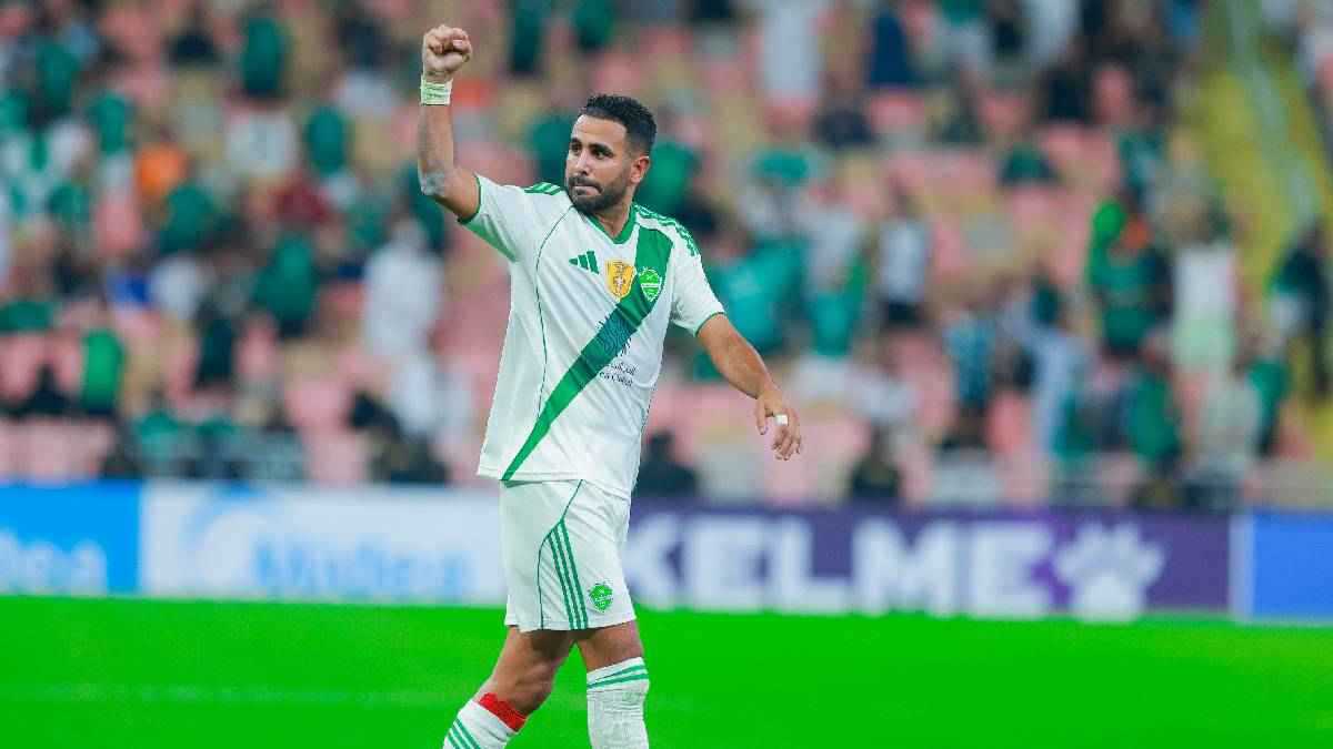 كم هدفاً يحتاجه رياض محرز لتجاوز عمر السومة "آسيويا"؟