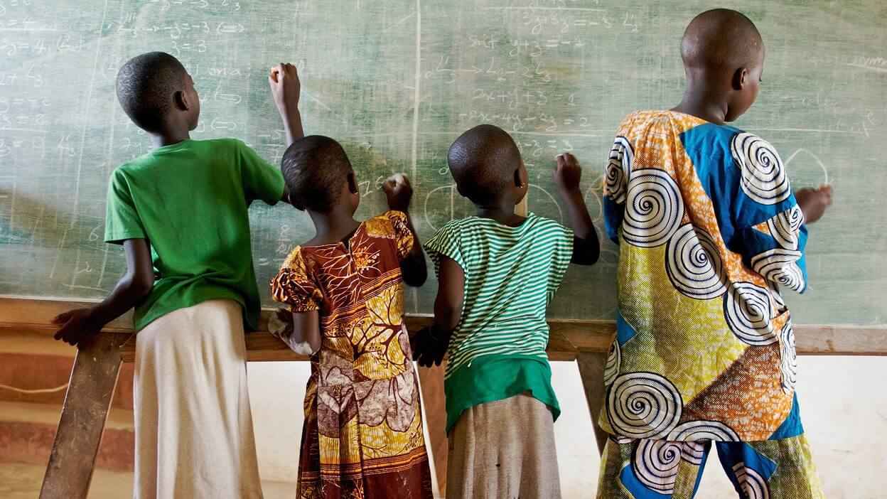 وسط تراجع نفوذ فرنسا.. الضبابية تغلف مستقبل "الفرنكوفونية" في أفريقيا