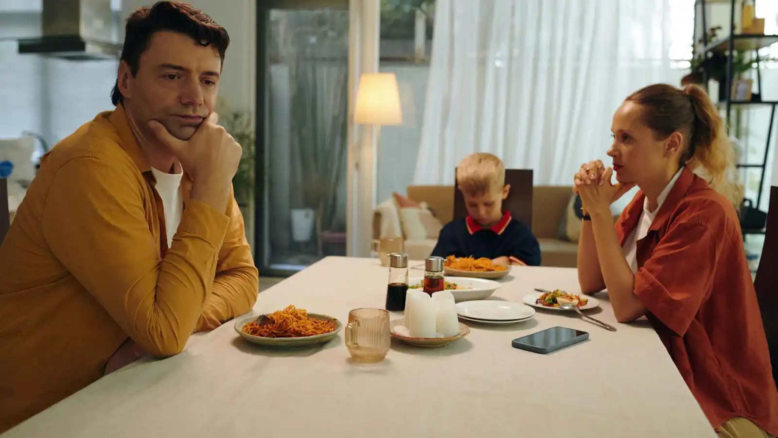 دراسة دولية: الأبوة تقلل الحب الرومانسي بين الزوجين