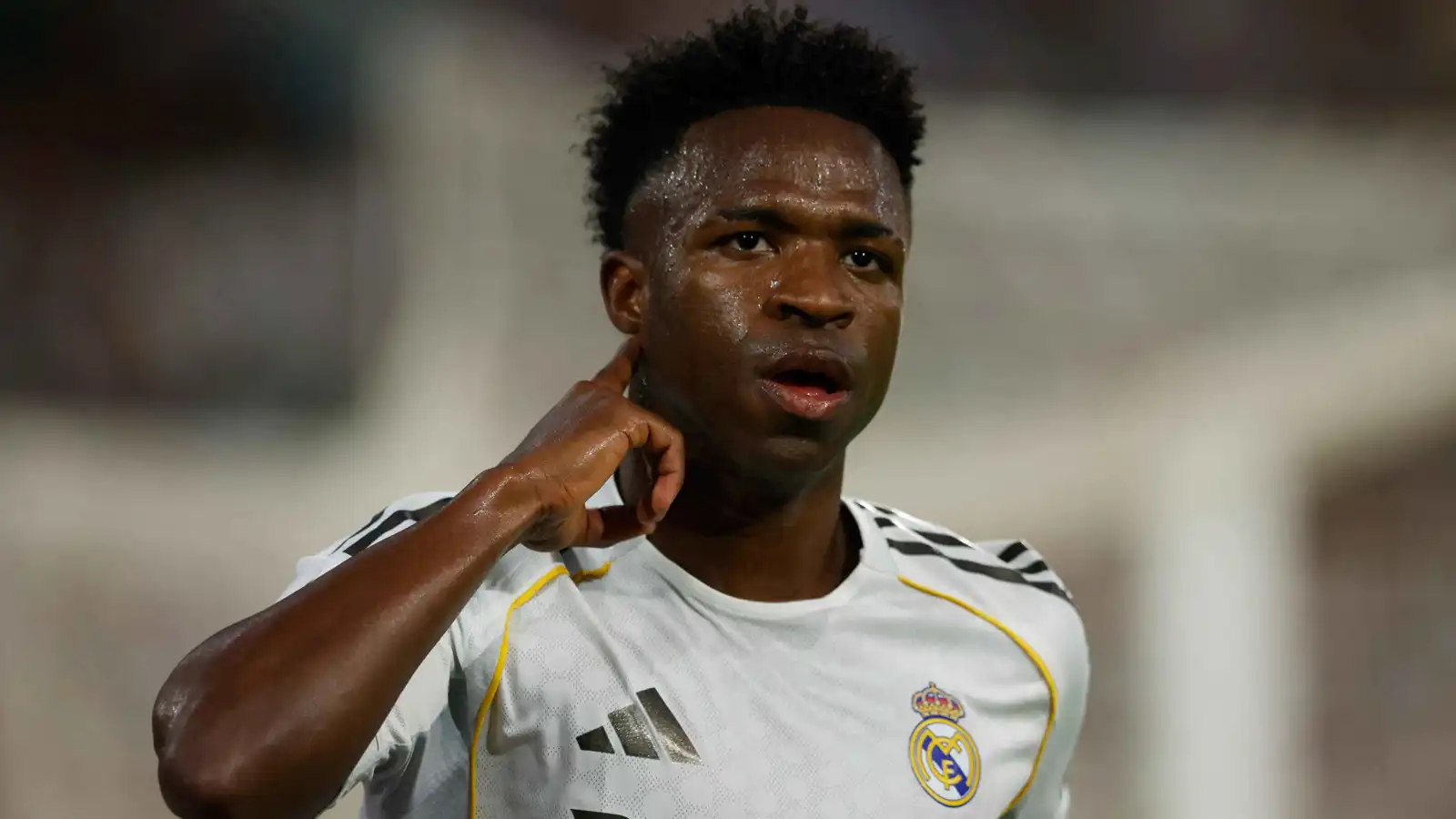 مفاجأة جديدة.. عقبات مالية تعيق اتفاق فينيسيوس جونيور مع ريال مدريد