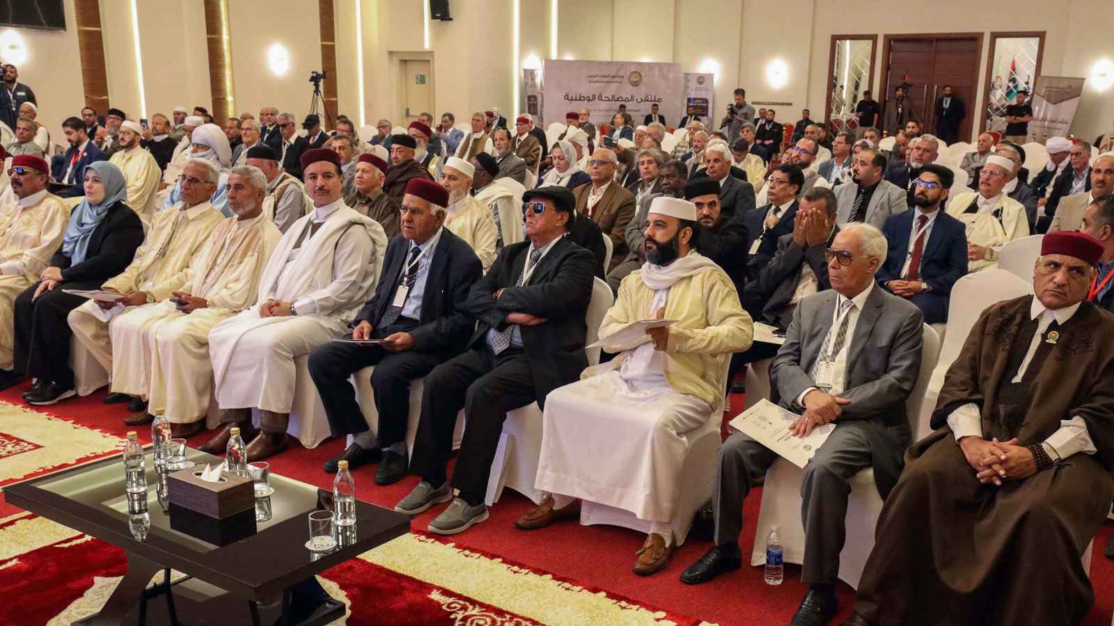 وسط أزمة سياسية متفاقمة.. أحزاب ليبية تتحرك لتشكيل حكومة موحدة