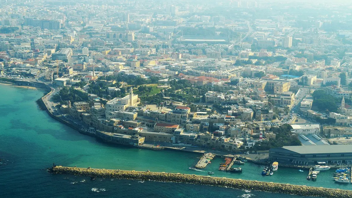 إسرائيل تتهم إيران بالمسؤولية عن التسرب النفطي أمام شواطئها