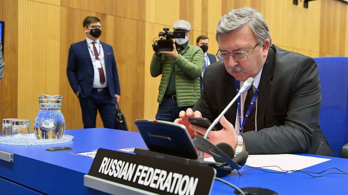 روسيا تدعو "الطاقة الذرية" لتجنب "النبرة التحذيرية" ضد إيران