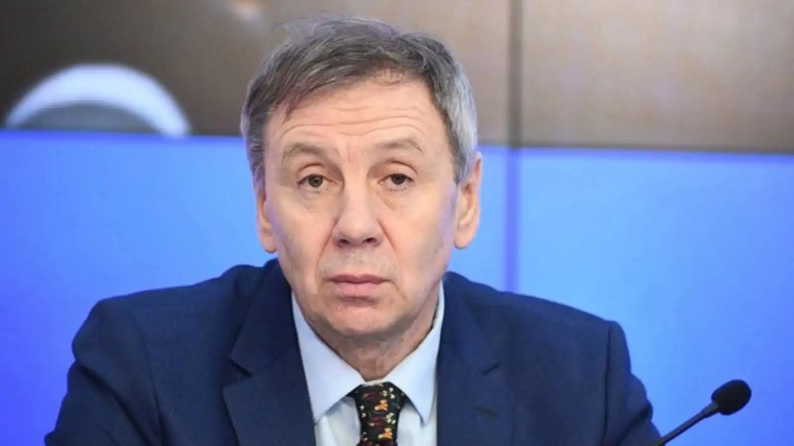 مستشار سابق لبوتين لـ"إرم نيوز": روسيا تسعى لاحتواء حرب إيران لا إطالتها