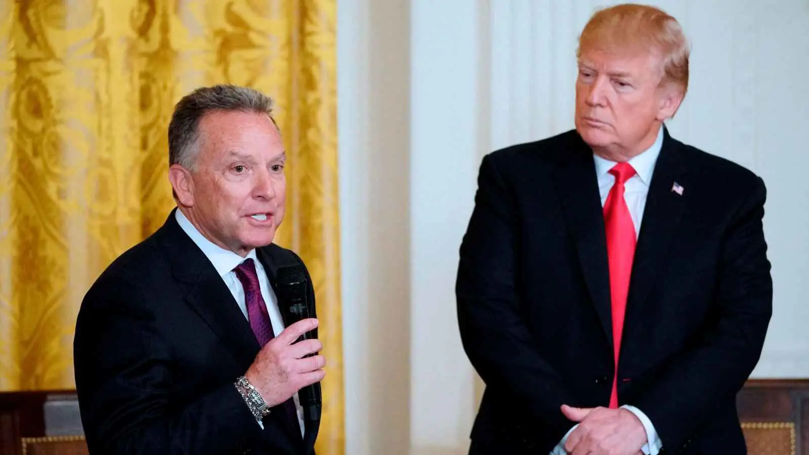 "ستيف ويتكوف".. ما أدوار ومهام مبعوث ترامب إلى الشرق الأوسط؟