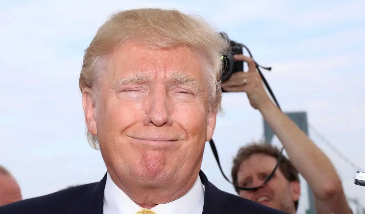 سراويل نسائية بوجه ترامب تحديًا لسياسته المناهضة لتحديد النسل