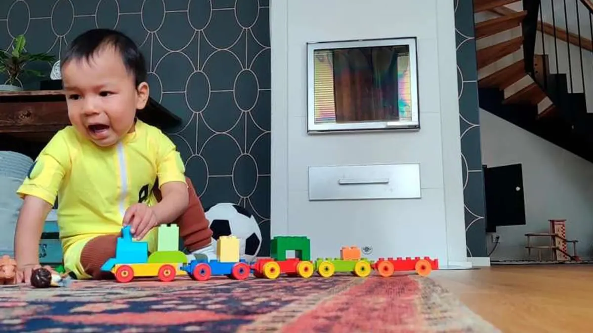 تطوير بدلة ذكية تتابع التطور الحركي والعصبي للأطفال الرضع