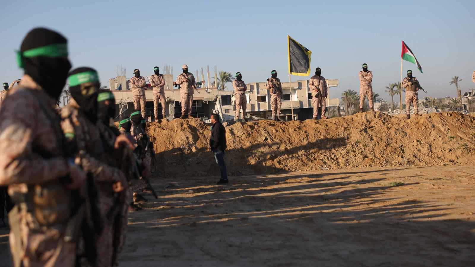 من هم الرهائن الإسرائيليون الذين ستفرج عنهم حماس؟