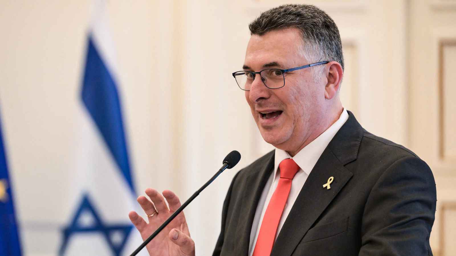 ساعر: إيران حاولت مهاجمة إسرائيليين في قبرص