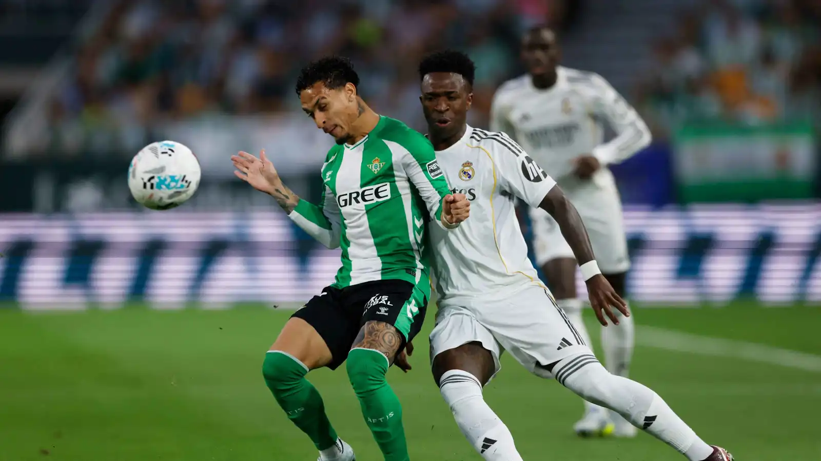 أرشيفو فار يحسم الجدل.. هل حرم الحكم ريال مدريد من ركلة جزاء ضد بيتيس (فيديو)؟