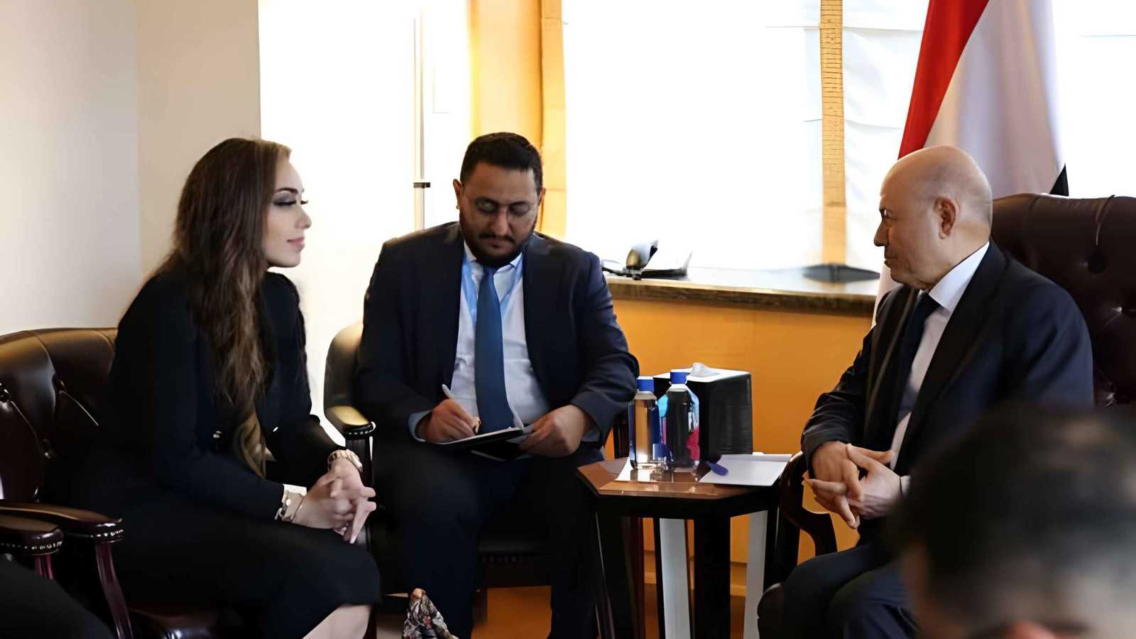 مسؤولة أمريكية تبحث سبل مواجهة أعمال الحوثي "الخطيرة" في البحر الأحمر