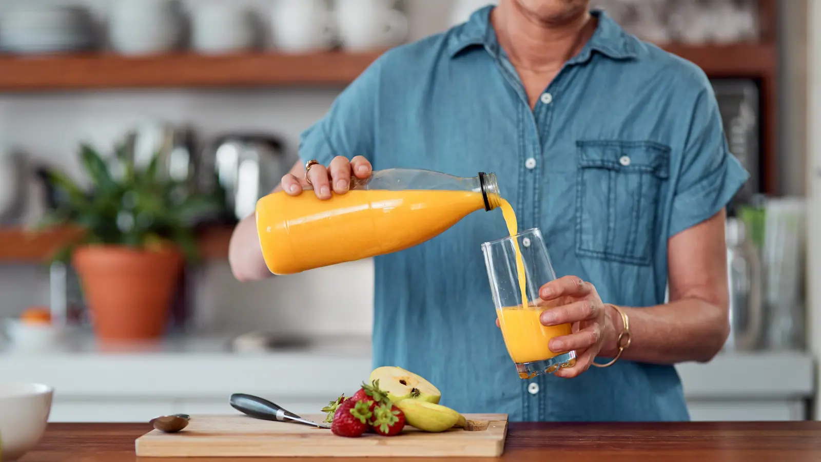 "صنع في المنزل".. أفضل 5 مشروبات غذائية لكبار السن