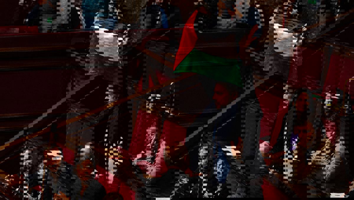 نائب فرنسي يستأنف الحكم بعد توقيفه بسبب علم فلسطين