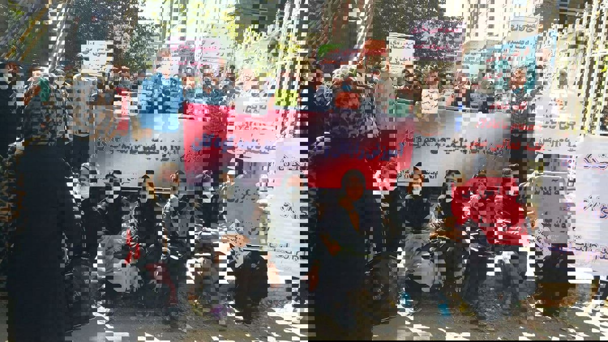 إيران.. أفراد في السلطة القضائية يحتجون على رفض زيادة رواتبهم