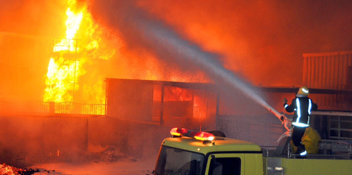 مقتل 15 شخصًا جراء حريق ضخم بمبنى في مومباي الهندية