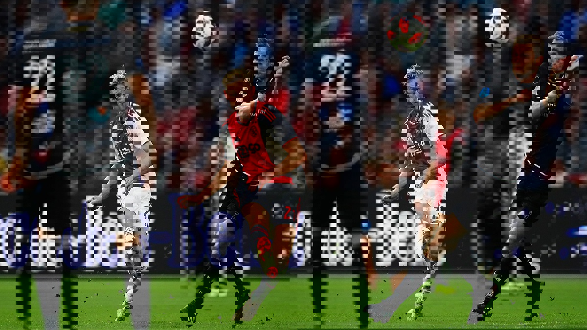 باريس سان جيرمان يقدم شيكًا على بياض لدي يونغ.. فماذا فعل برشلونة؟