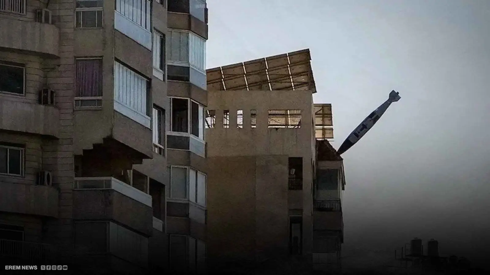 القنبلة الصاروخية لحظة استهداف المبنى