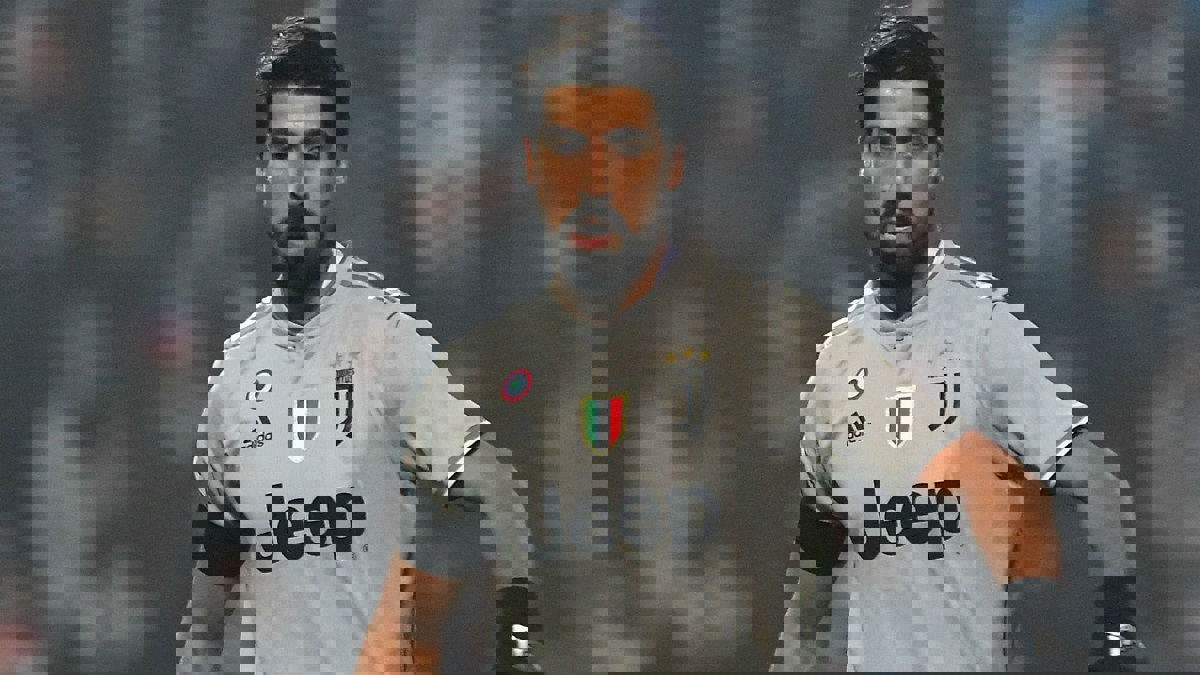 ماذا قال سامي خضيرة نجم يوفنتوس بعد خضوعه لجراحة بالقلب؟ (صورة)