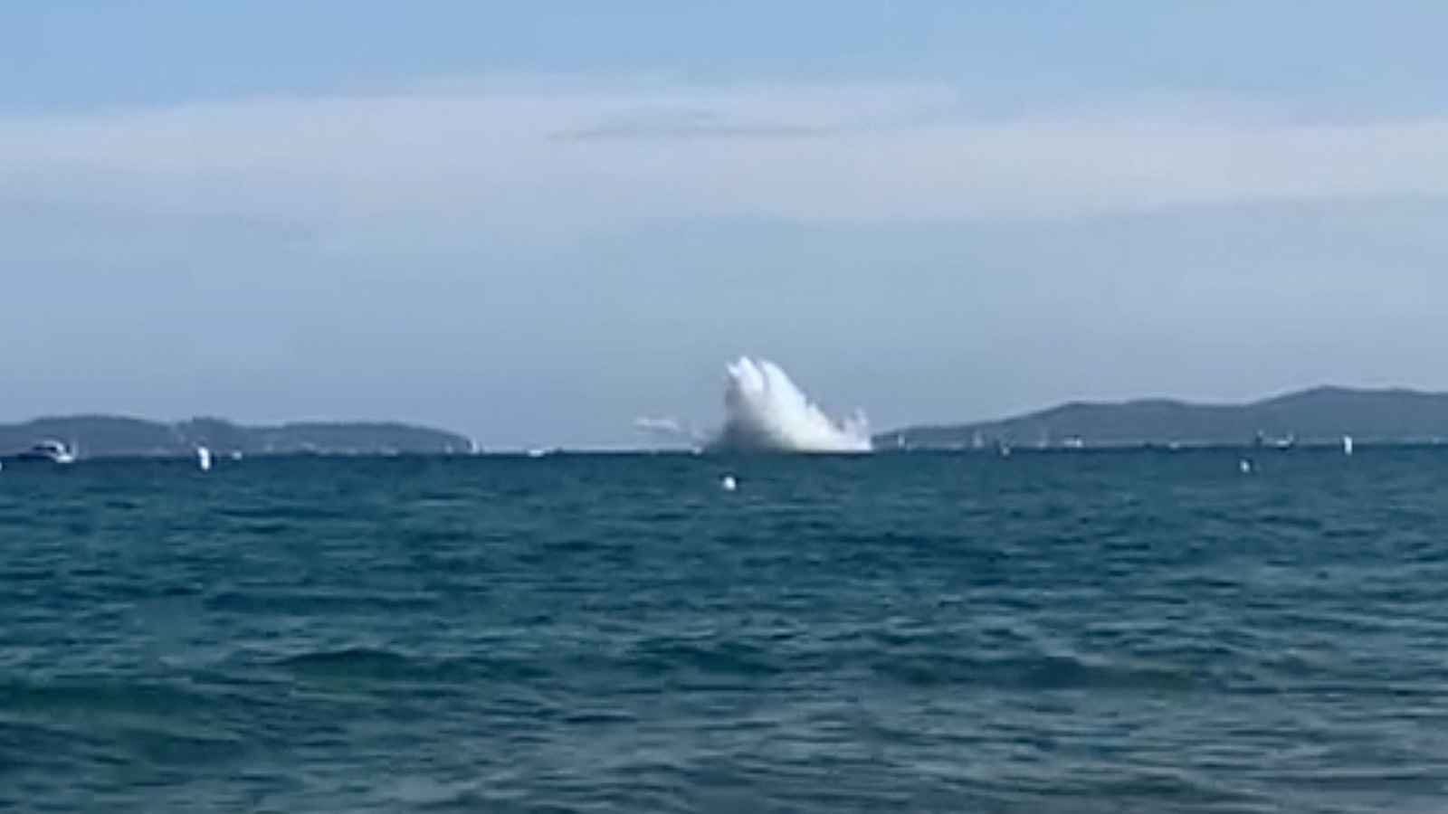 تحطم طائرة ومصرع قائدها في عرض جوي بفرنسا (فيديو)