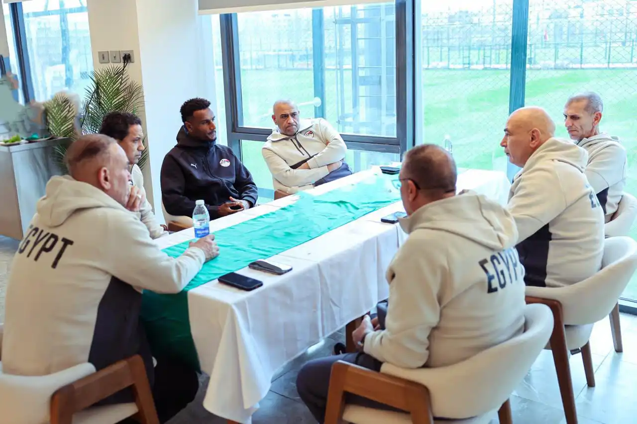اجتماع الجهاز الفني لمنتخب مصر مع هيثم حسن