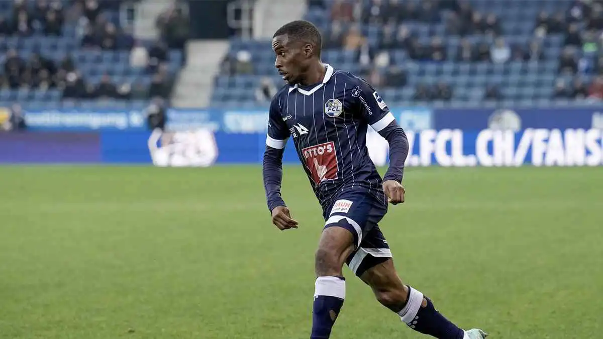 تيدي أوكو.. جون إدوارد يفجر أكبر مفاجآت الزمالك في الميركاتو