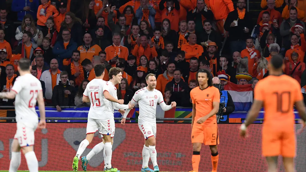 لأول مرة منذ "الأزمة القلبية".. إريكسن يعود للمشاركة مع الدنمارك ويسجل في شباك هولندا (فيديو)