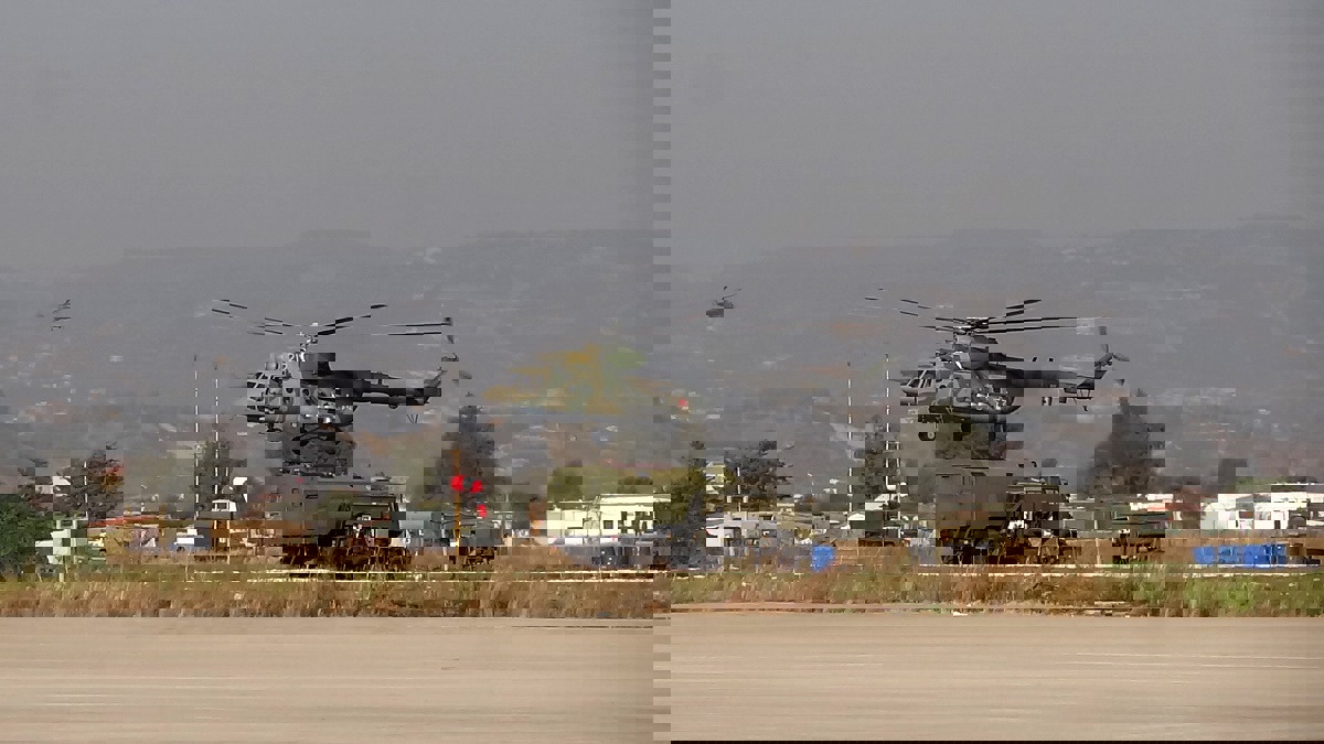 دمشق: الدفاعات الجوية تتصدى لقذائف صاروخية بقاعدة حميميم