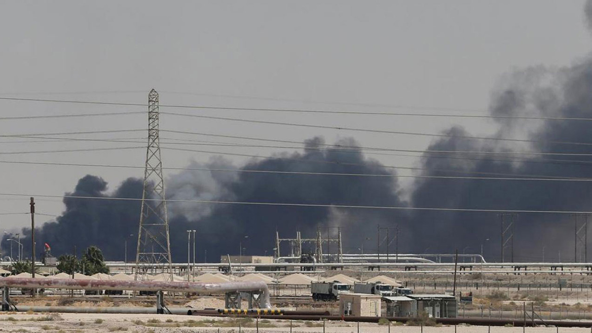 الحوثيون يزعمون استهداف أرامكو ومطارات في جيزان وأبها