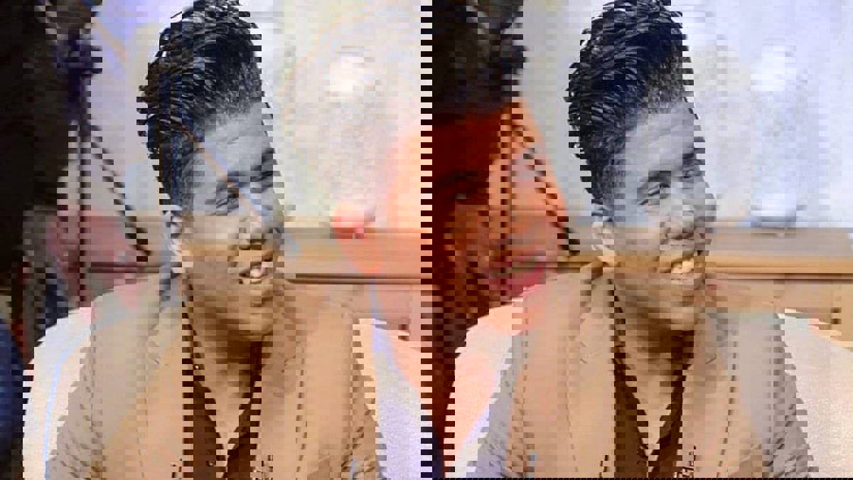 رغم اعتذاره.. "الساسيرو" ترفض وقف إجراءات مقاضاة عمر كمال