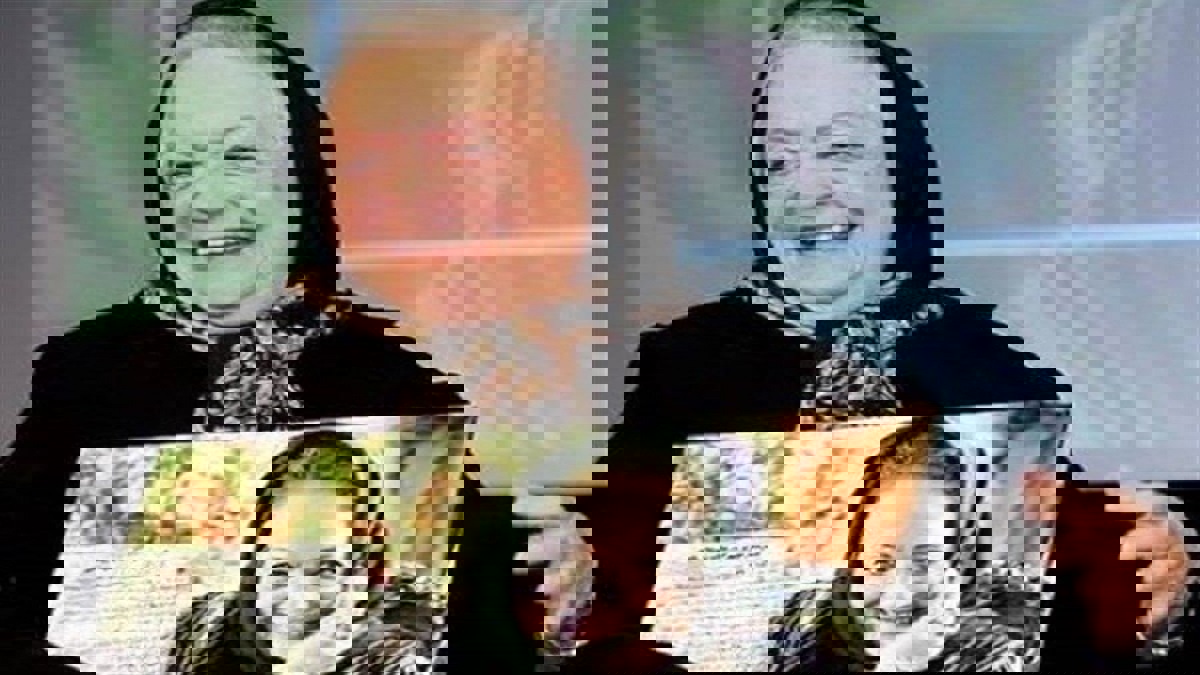 وفاة أول مخرجة سينمائية في إيران عن 93 عاما