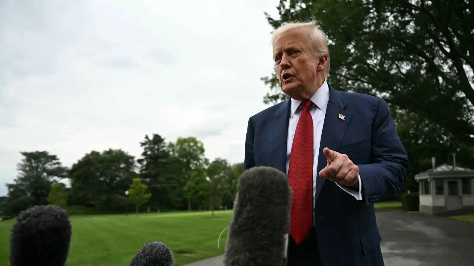 ترامب يُهدد بزيادة كبيرة لرسومه على الهند بسبب النفط الروسي