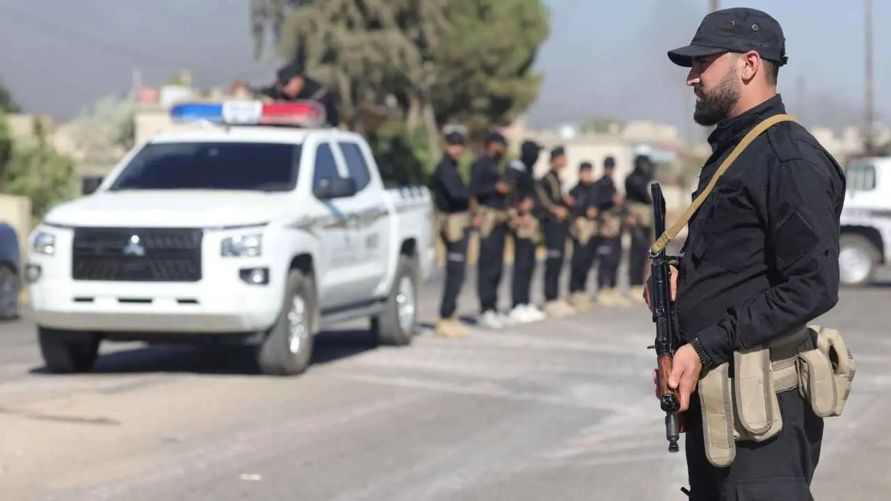 اشتباكات عنيفة على تخوم السويداء مع بدء دخول الجيش السوري (فيديو)