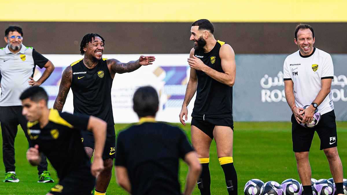 "لا تصدق هذا الهراء".. نجم الاتحاد السعودي يرد على اتهامات ازدياد وزنه