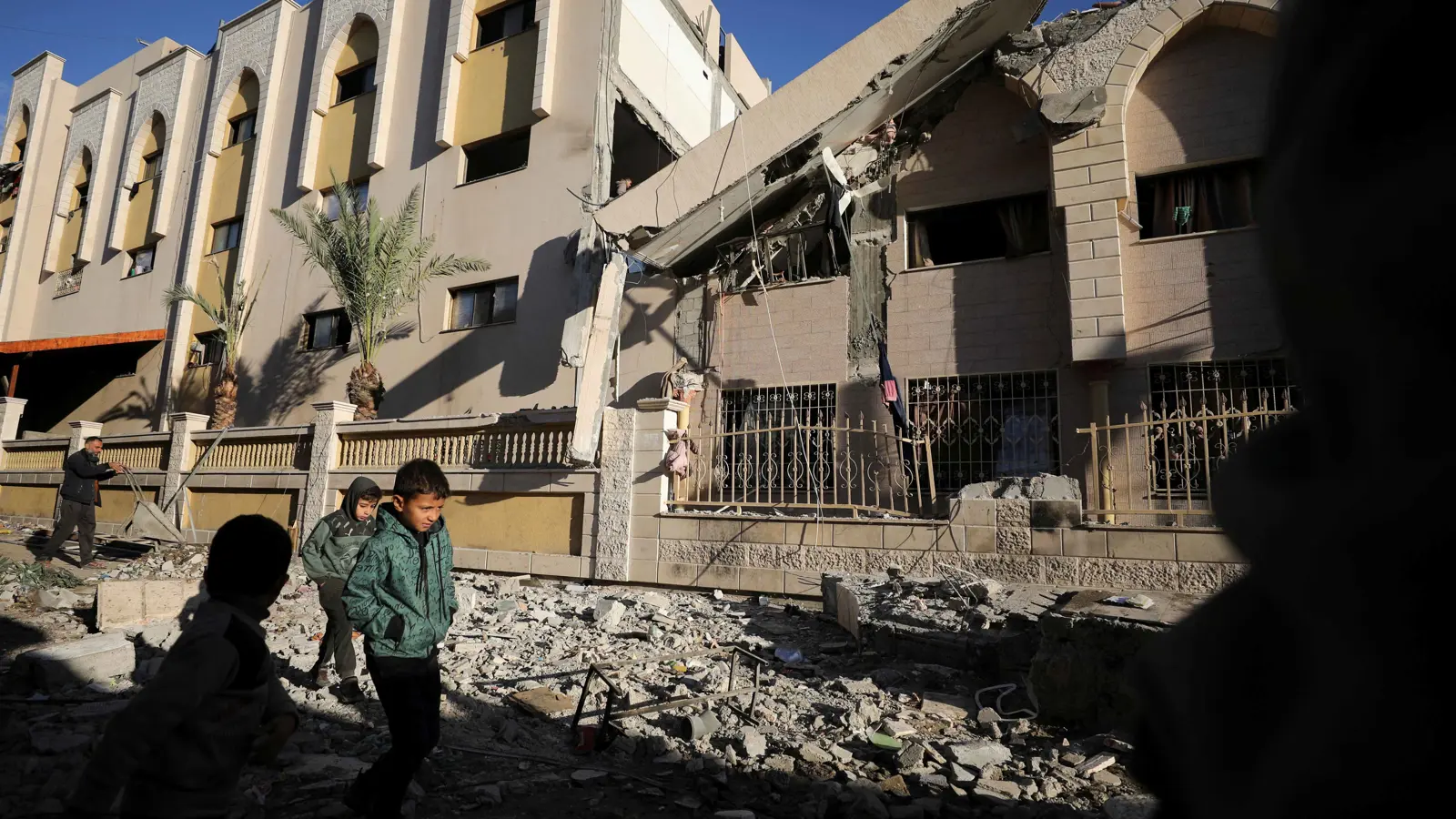 "معاريف": اتفاق لبنان "فترة راحة" في حرب كبرى