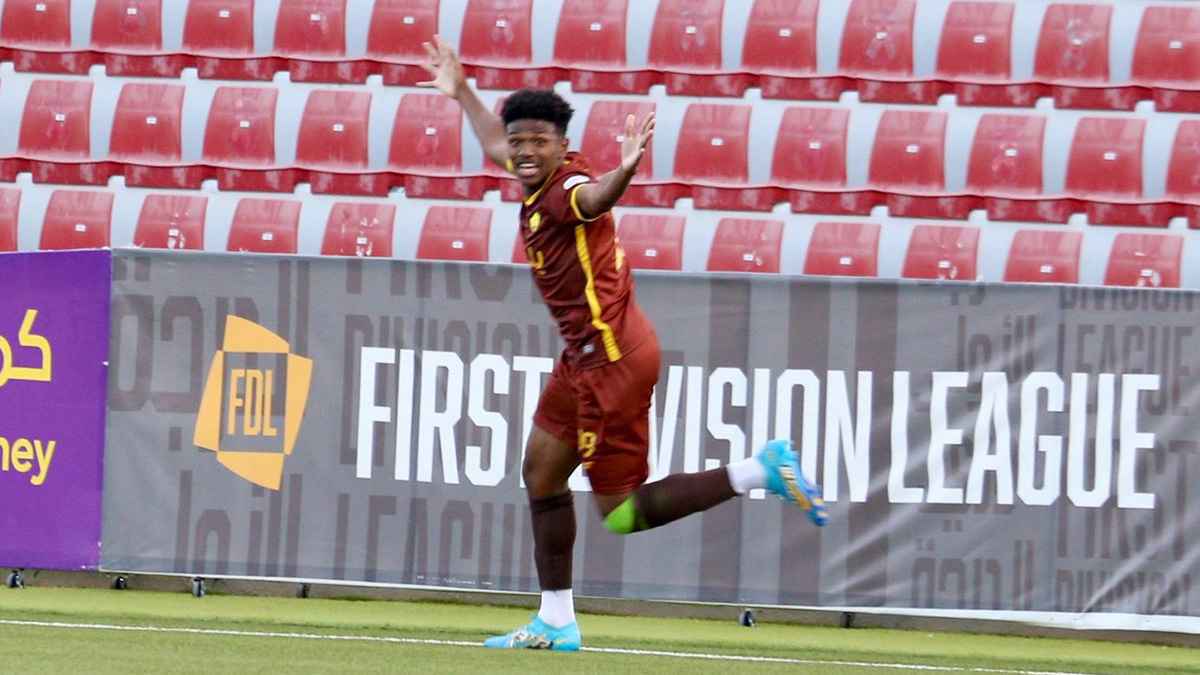 هداف خطير.. نجم دوري يلو "يفجر" صراعا بين عمالقة روشن