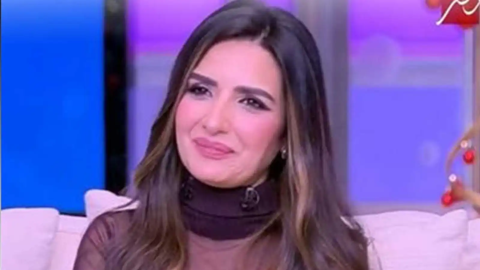 ياسمين جيلاني تكشف تفاصيل تلقيها خبر طلاقها عبر مواقع التواصل (فيديو)