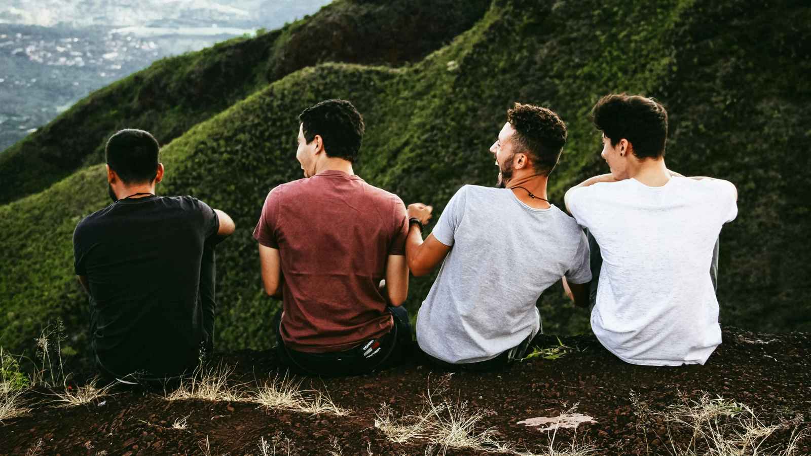 لماذا قلّ عدد الأصدقاء المقربين رغم سهولة التواصل؟