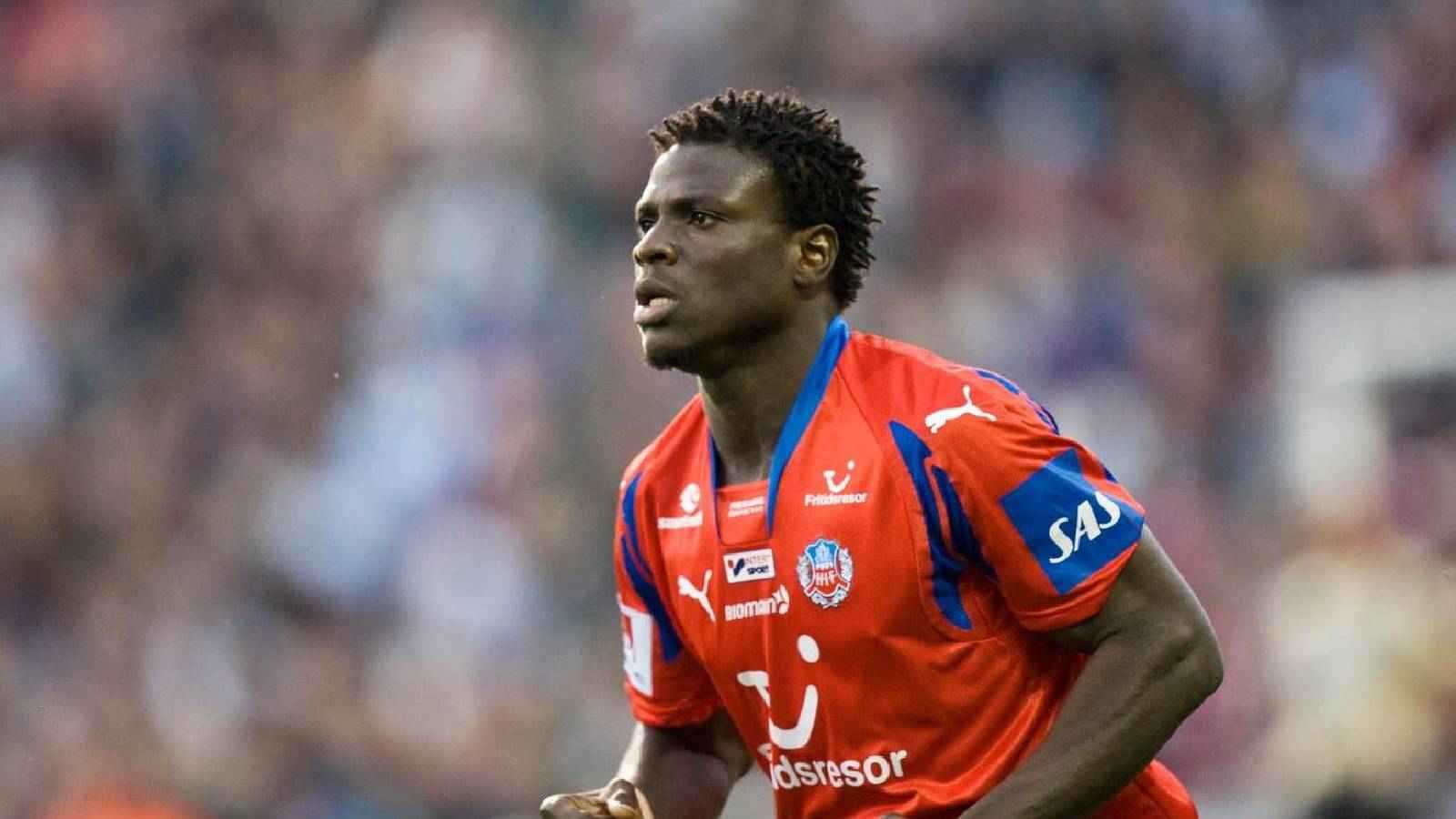 39 عامًا.. ما سبب وفاة رزاق أوموتويوسي نجم الزمالك والنصر السعودي السابق؟